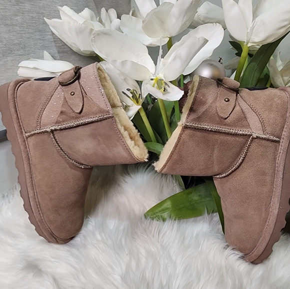 Bearpaw Betty Women's Suede Winter Boots size9 new - Picture 1 of 7